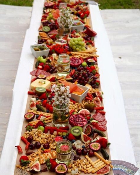 Cheese Table, Antipasto Platter, Charcuterie Platter, Charcuterie And Cheese Board, Food Displays, Grazing Tables, Snacks Für Party, Cheese Platters, Cheese Plate