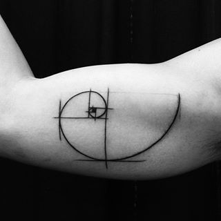 Fibonacci Spiral Tattoo, Golden Ratio Tattoo, Fibonacci Tattoo, Spiral Tattoos, Tattoo Diy, Celtic Tattoos, Music Tattoos, Wings Tattoo, Photo Tattoo