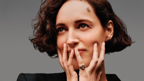 Phoebe Waller-Bridge on Her “Surreal” Journey From ‘Fleabag’ to ‘Indiana Jones’ Phoebe Waller Bridge Hair, Martin Mcdonagh, Alasdair Mclellan, Comedy Tv, Indiana Jones, Vanity Fair, Comedians, Rocker, Beautiful People