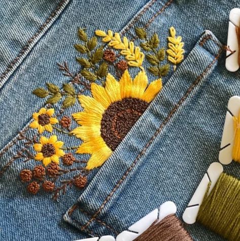 Sunflower Thread Embroidery, Simple Jean Embroidery, Hand Embroidery Overalls, Embordery Jeans, Hand Embroidery Jeans Diy, Denim Hand Embroidery, Cute Jean Embroidery Ideas, Sunflower Hand Embroidery Patterns, Fall Themed Embroidery