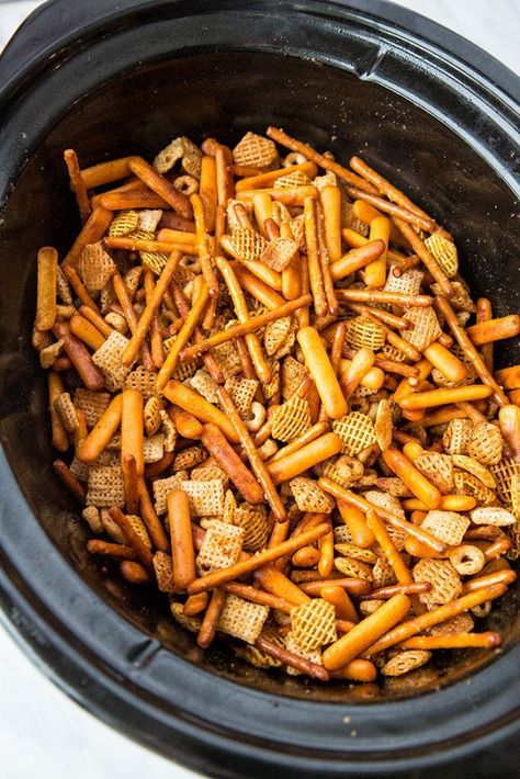 Bits And Bites Recipe, Nuts And Bolts Recipe, Crockpot Snacks, Christmas Food Ideas, Christmas Nuts, Slow Cooker Baking, Chex Mix Recipes, Snack Mix Recipes, Nut Recipes