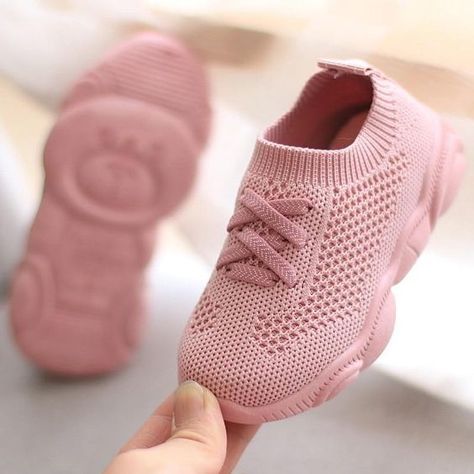 2024 Baby Sneakers Guide: Cute Aesthetic Nike-Inspired Collection Baby Mode, Toddler Girl Shoes, Baby Sneakers, Girls Sneakers, Casual Flats, Kids Sneakers, Running Sneakers