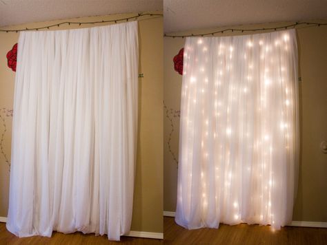 Awesome lit backdrop for holiday sessions or just whimsical lighting- I've seen some cool baby pix done in front of this Bedroom Headboards, Diy Fotokabine, Diy Wedding Photo Booth, Boda Diy, Lights Bedroom, Diy Photo Booth, Wedding Photo Booth, Diy Headboard, Diy Backdrop