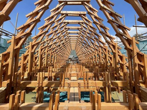 Timber Bridge, Architecture Plants, Roof Truss Design, Truss Design, Nature Education, Bridge Construction, Wooden Building, Commercial Street, Wooden Buildings