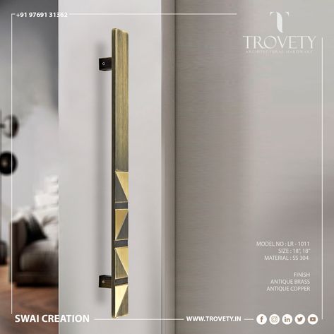 Main Door Handle, Door Handle Design, Luxury Door, Ceiling Design Modern, Main Door Design, Brass Handle, Furniture Handles, Main Door, Handle Design