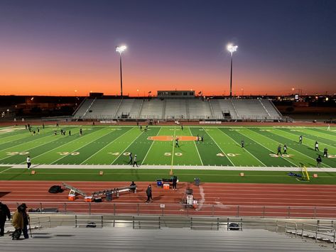 Texas high school football scores for Friday, Sept. 9 Check more at https://billbort.com/texas-high-school-football-scores-for-friday-sept-9 High School Football Field, School Football Field, Texas High School, High School Soccer, American High School, Football Score, Football Pitch, Lake Travis, High School Football