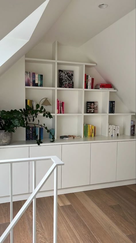 Attic Bookshelf, Attic Bedrooms, House Book, Attic Rooms, Loft Conversion, Bedroom Loft, Home Library, House Goals, Bedroom Storage