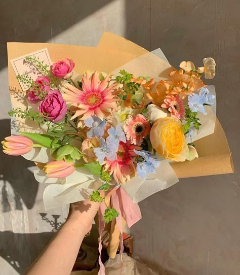 Flowers 🌺 on Twitter: "… " Flowers Bouquet Gift, Pretty Plants, Bouquet Of Flowers, Love Flowers, My Flower, Flower Shop, Pretty Flowers, Pretty Pictures, Mother Nature