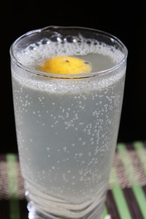 Lemon Soda Recipe, Soda Drinks Recipes, Nimbu Pani, Get Flat Stomach, Lemon Soda, Sweet Lime, Homemade Soda, Soda Drink, 45 Pounds