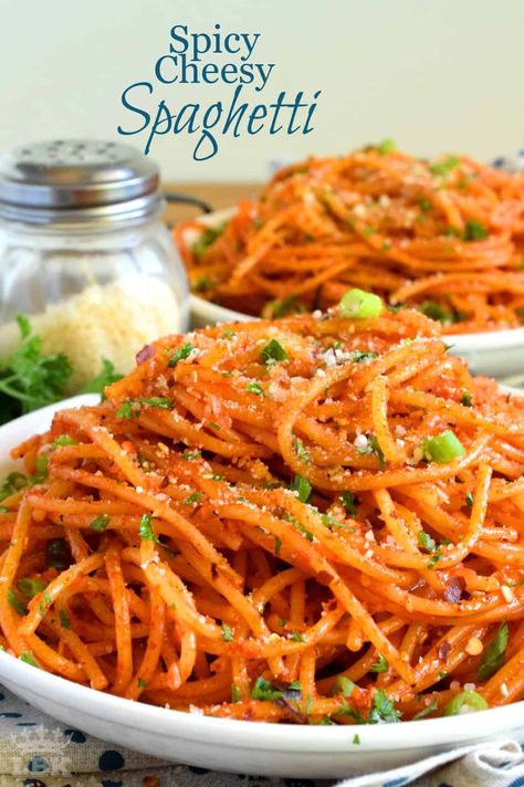 Spicy Spaghetti Sauce Recipe, Spicy Spaghetti Sauce, Pasta Sauce With Fresh Tomatoes, Spicy Pasta Sauce, Main Dinner Dishes, Spicy Pasta Recipes, White Pasta Sauce Recipe, Spicy Spaghetti, Cheesy Spaghetti