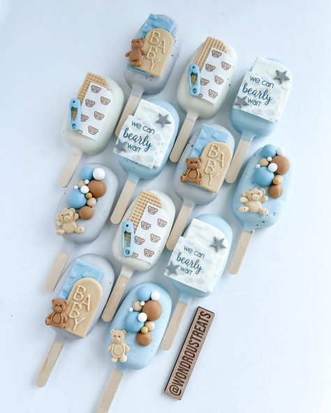 🧸 We can bearly wait cakesicles☁️… | Instagram Nautical Cakesicles, We Can Bearly Wait Treats, Baby Shower Cakesicles, Baby Shower Cakepops, Cake Sicles, Baby Shower Snacks Boy, Teddy Bear Baby Shower Theme, Treat Maker, Chocolate Covered Desserts