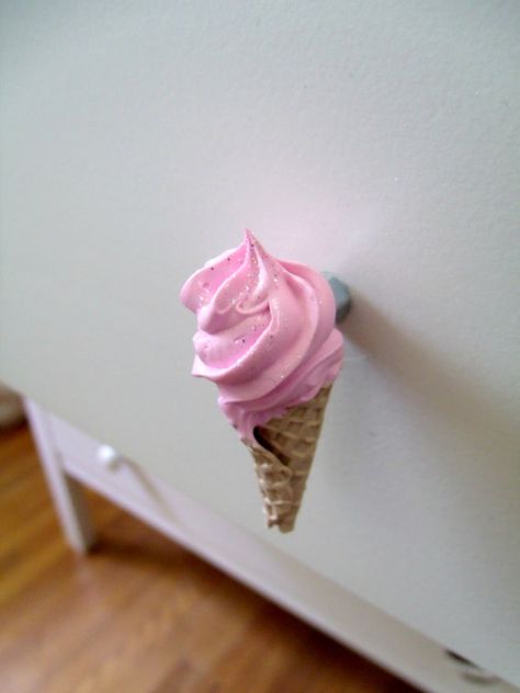 nice Ice Cream Bedroom, Ice Cream Nursery, Summer Nursery, Cream Room, Strawberry Kitchen, Dresser Knob, Love Ice Cream, Pink Strawberry, Drawer Knob