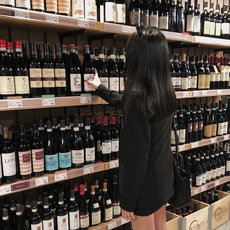 wine. girl. aesthetics. instagram. Wine Shopping Aesthetic, Wine Shop Aesthetic, Wine Photography, Wine Shop, Shopping Photography, Grocery Store, Photo Ideas, Dallas, Wine Bottle