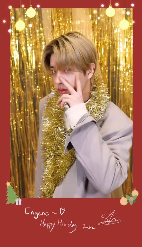 Jake Enhypen Christmas, Istj Type, Jake Christmas, Enhypen Christmas, Icon Christmas, Merry Christmas Happy Holidays, Jake Enhypen, Enhypen Jake, Married Christmas