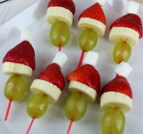 Grinch Kabobs, Easy Christmas Party, Kabob Recipes, Kids Christmas Party, Xmas Food, Christmas Party Food, Christmas Snacks, Christmas Cooking, Christmas Appetizers