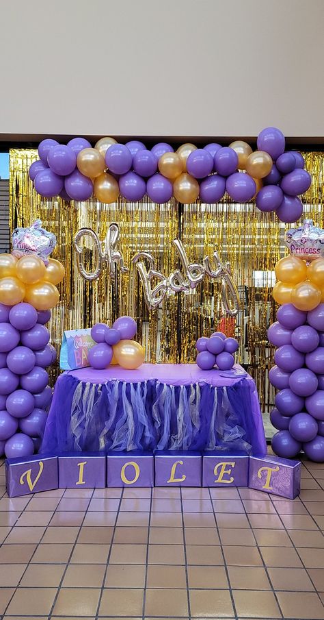 Gold Baby Shower Ideas, Purple And Gold Baby Shower, Shower Balloons, Gold Baby Shower, Gold Baby Showers, Baby Shower Fun, Gold Baby, Baby Shower Balloons, Purple Gold