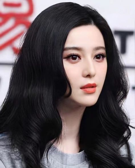 Fan Bingbing, Christy Turlington, Chinese Actress, Fan Page, My Girl, Bangs, Hair Makeup, Instagram Profile, Actresses