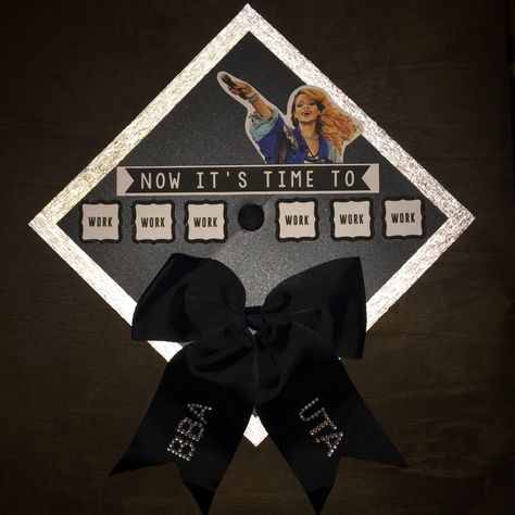 Rihanna Themed Graduation Cap #Rihanna #Work #Grad2016 #GraduationCap Gossip Girl Graduation Cap, Rihanna Graduation Cap, Journalism Graduation Cap, Film School Graduation Caps, Rihanna Snapback, Rihanna Work, Instagram Baddie, Grad Caps, Graduation Cap Designs