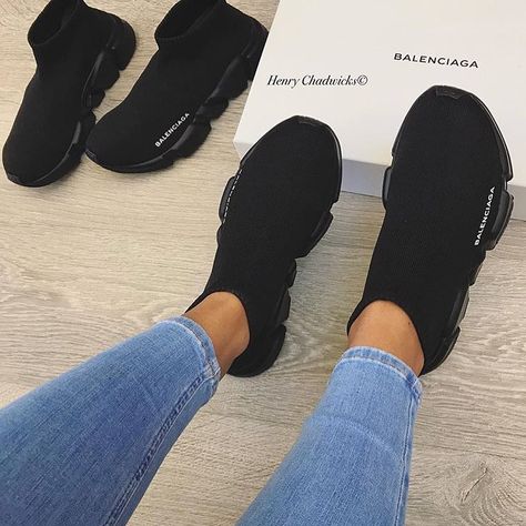 2,747 Likes, 22 Comments - DressCodeNation (@dresscodenation) on Instagram: “These! #DressCodeNation” Co Washing, Celana Jogger Wanita, Balenciaga Sock, Balenciaga Speed Trainer, Balenciaga Sneakers, Hype Shoes, Balenciaga Shoes, Relaxed Hair, Dream Shoes