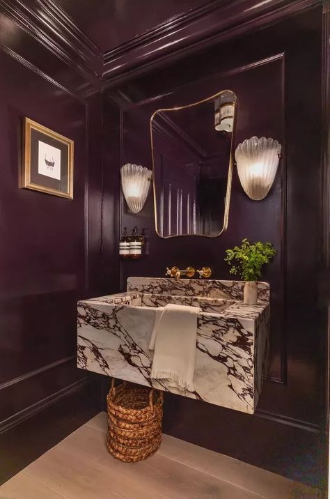 42 Perfect Purple Bathroom Ideas for Any Style House Nine Design, Lilac Bathroom, Moody Powder Room, Best Bathroom Colors, Downstairs Wc, Purple Bathroom, Powder Bathroom, Purple Bathrooms, Moody Interiors