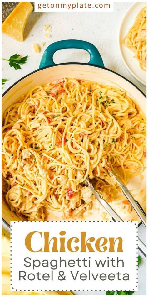 Chicken Spaghetti Velveeta, Spaghetti And Chicken, Chicken Spaghetti With Rotel, Spaghetti With Rotel, Easy Chicken Spaghetti Recipe, Recipes With Velveeta Cheese, Rotel Chicken Spaghetti, Easy Chicken Spaghetti, Crockpot Chicken Spaghetti