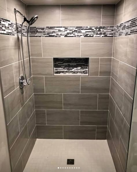 Blue Shower Tile Ideas, Vanity Bathroom Design, Toilet Tiles Design, Restroom Remodel, Ideas Bathroom Decor, Relaxing Bathroom, Restroom Decor, Bathroom Remodel Ideas, Bathroom Redesign