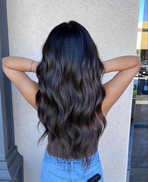 Dye Black Hair, Dark Hair Color Ideas, Soft Black Hair, Dark Hair Color, Ashy Hair, Black Brown Hair, Black Hair Balayage, Long Brunette Hair, Black Hair Dye