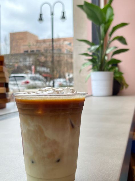 Aesthetic Iced Coffee Pictures, Iced Coffee Pictures, Aesthetic Iced Coffee, Vanilla Iced Coffee, Coffee Board, Coffee Pictures, Vanilla Coffee, Oat Milk, Iced Coffee