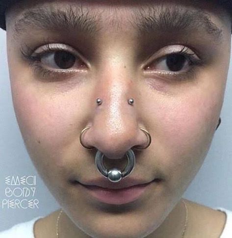 Double Nostril, Crazy Piercings, 3 Lobe Piercings, Double Nostril Piercing, High Nostril Piercing, Stretched Septum, Nostril Ring, Nostril Piercing, Fat Art