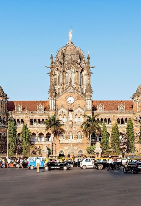 Indian Monuments, Chhatrapati Shivaji Terminus, Story Captions, Mumbai Travel, Architecture Photography Buildings, India Travel Places, India Architecture, Amazing India, Mumbai City