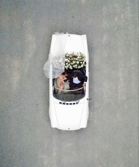 Cars Wedding, Bridal Car, Mumu Wedding, Wedding Cars, Shotting Photo, Getaway Car, Wedding Mood Board, Wedding Goals, Morning Wedding