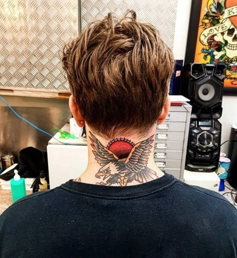 Tattoo Model Male, Traditional Tattoo Neck, Back Of Neck Tattoo Men, Neck Tats, Tattoos With Deep Meaning, Neck Tattoo Ideas, Best Neck Tattoos, Small Neck Tattoos, Girl Neck Tattoos