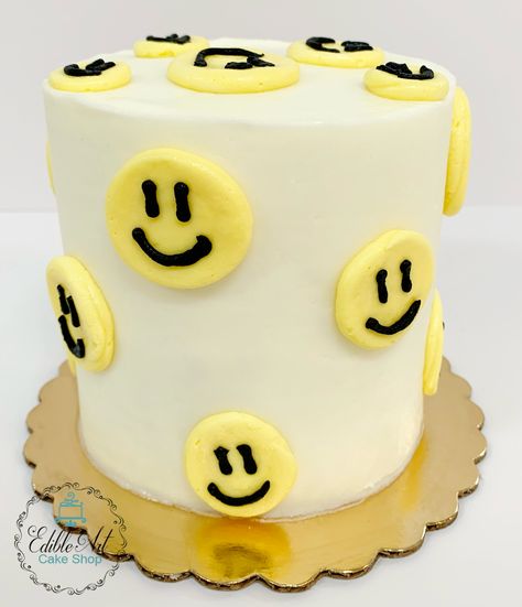 Smiley Face Cake, Cute Smiley Face, 14th Birthday, First Birthday Party Themes, 12th Birthday, Smiley Face, 8th Birthday, Smiley, Birthday Party Themes