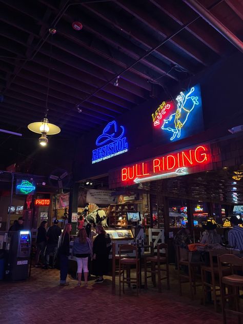 Country Bars, Done And Dusted Book Aesthetic, Texan Aesthetic, 90s Western Aesthetic, Country Artists Aesthetic, Country Rock Aesthetic, Texas Cowboy, Yeehaw Aesthetic, Hillbilly Aesthetic