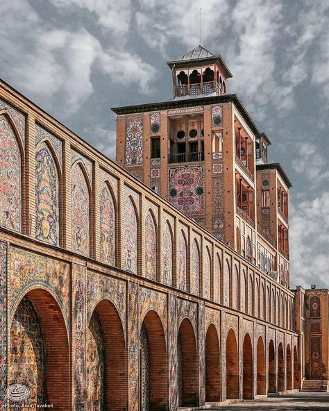 Golestan Palace Iran, Iranian Palace, Persian Buildings, Arabian Mythology, Arab Architecture, Persian Palace, Iran Architecture, Golestan Palace, Ottoman Architecture