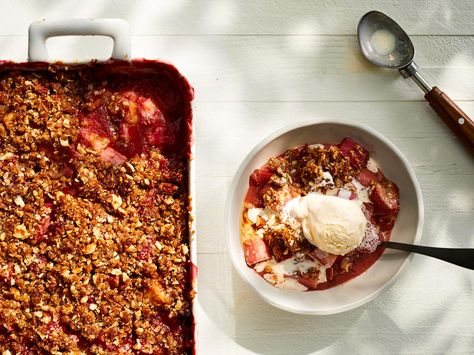 What's the Difference Between a Crisp, Crumble, Cobbler, Slump, and Buckle? Best Rhubarb Recipes, Fruit Crisp Recipe, Rhubarb Recipes Crisp, Strawberry Rhubarb Crisp, Rhubarb Crisp, Fruit Crisp, Crumble Recipe, Delectable Desserts, Apple Crisp Recipes