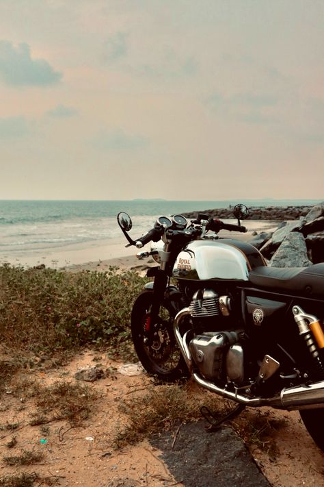 Continental Gt 650 Gt 650 Wallpaper Hd 4k, Re Continental Gt 650 Wallpaper, Continental Gt 650 Modified Wallpaper, Continental Gt650, Gt Continental, Movie Night Photography, Continental Gt 650, Geometric Arrow Tattoo, Royal Enfield Wallpapers