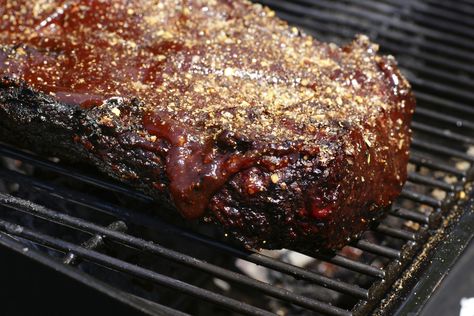 Barbecued beef brisket Traeger Cooking, Brisket Oven, Pork Brisket, Traeger Grill Recipes, How To Cook Brisket, Grilling Recipes Sides, Grilled Steak Recipes, Traeger Recipes, Pellet Grill Recipes