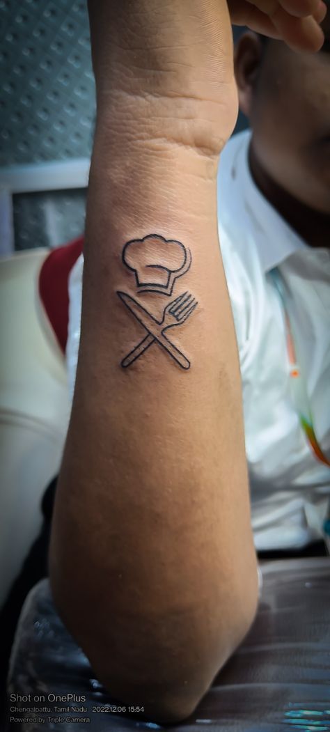 Kitchen organizer Kitchen Tattoo Ideas Chef, Small Chef Tattoos, Chef Tatoos, Female Chef Tattoo, Cook Tattoo Chef, Chef Tattoo Ideas, Joey Tattoo, Cooking Tattoo, Culinary Tattoos