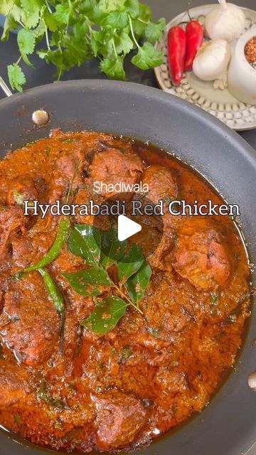 Chicken Chilli Recipes, Chilli Chicken Gravy Recipe, Chicken Curry Recipe Indian, South Indian Chicken Recipes, Red Chicken Curry, Achari Chicken, Green Chilli Sauce, Kashmiri Chilli, Chilli Chicken Recipe