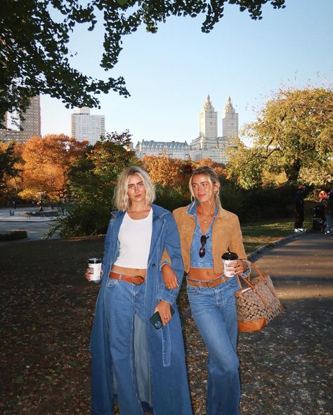 suddenly I need an apartment overlooking Central Park🍂🤎🧸 Central Park Aesthetic Fall, Dc Outfits Washington Fall, Washington Dc Outfit Fall, Engagement Fits, Washington Dc Outfit, Central Park Aesthetic, Washington Fall, Dc Outfits, Hill Aesthetic