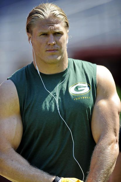 The Hottest NFL Players in the League | TV Guide Aron Rodgers, Football Ideas, Clay Matthews, Family Forever, Rugby Men, Packers Football, Packers Fan, American Football Players, Football Memes