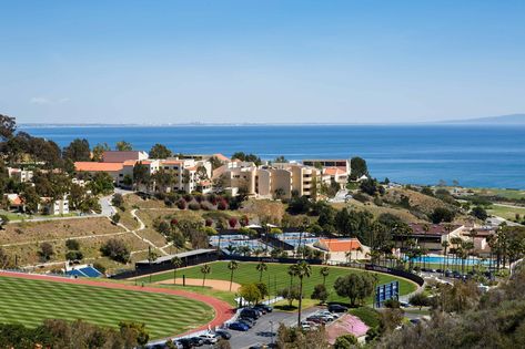 College Goals, College Usa, Pepperdine University, City View Apartment, Graduate Degree, College Aesthetic, Dream College, College Campus, Boarding School