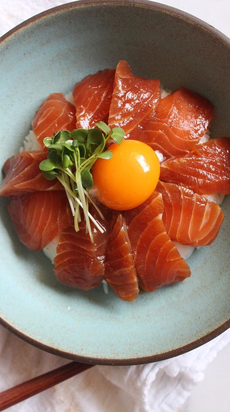 Salmon Sashimi Recipe, Sashimi Recipe, Best Salmon, Salmon Sashimi, Marinated Salmon, Salmon Dishes, Sushi Recipes, Japan Food, Tempura