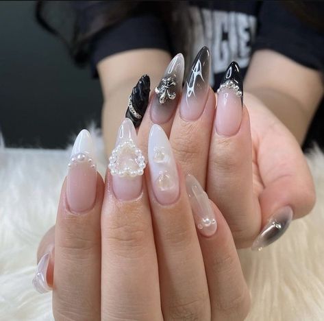 Nails Inspo, Nails Ideas, Nail Inspo, Vanity, Wardrobe, Nails, Beauty, Dressing Table