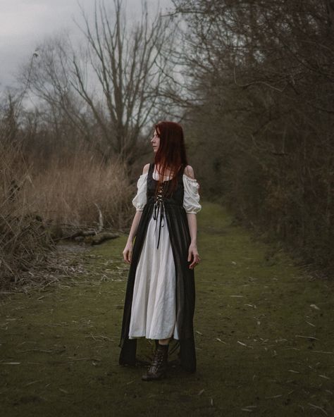 Renaissance Overdress in Moody Style for Dark Cottagecore Renfest Costume by HaizeaCouture on Etsy 1800s Witch Costume, Armstreet Women, Earth Witch Fashion, Ren Faire Overdress, Witch Costume Inspiration, Celtic Witch Costume, Dark Faerie Costume, Earth Witch Outfit, Swamp Witch Costume