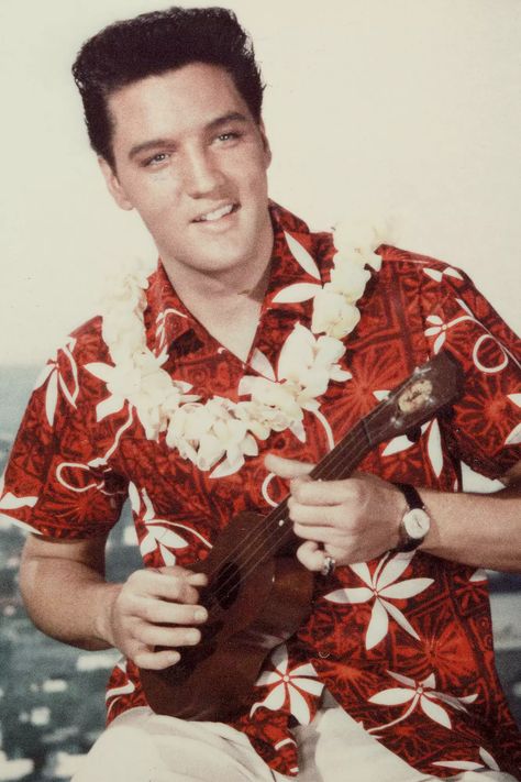 Elvis Presley Hawaii, Elvis Presley Blue Hawaii, Elvis Tattoo, King Creole, Elvis Presley Images, Blue Costumes, Jailhouse Rock, Tom Parker, Hawaii Party