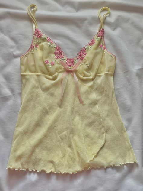 Limited Too Clothes, Orange Coquette Outfit, Vintage Summer Tops, Yellow Summer Shirt, Y2k Babydoll Top, Pink Vintage Outfits, Thrift Clothes Outfits, Pink And Yellow Outfit, Summer Dresses Vintage