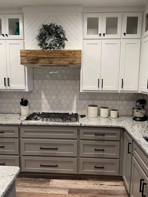 Kitchen Cabinets And Backsplash, Light Countertops, Small Laundry Room Ideas, Light Floors, Kitchen Ideas Dark Cabinets, Kitchen Ideas Dark, White Counters, Laundry Room Ideas, Diy Kitchen Renovation