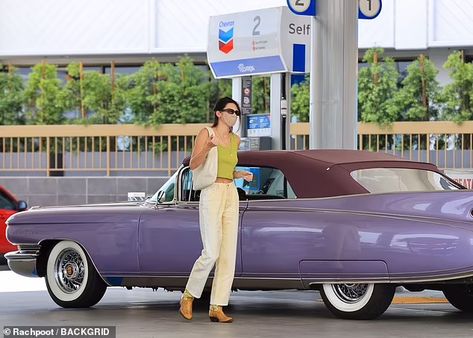 Kendall Jenner Car, Kendall Jenner Street Style, Old Vintage Cars, Top Street Style, Car Goals, Kendall Jenner Outfits, Cadillac Eldorado, Jenner Style, Fancy Cars